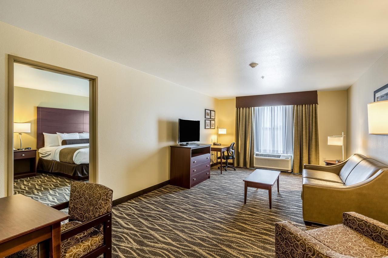 Cobblestone Hotel & Suites Hartford Экстерьер фото