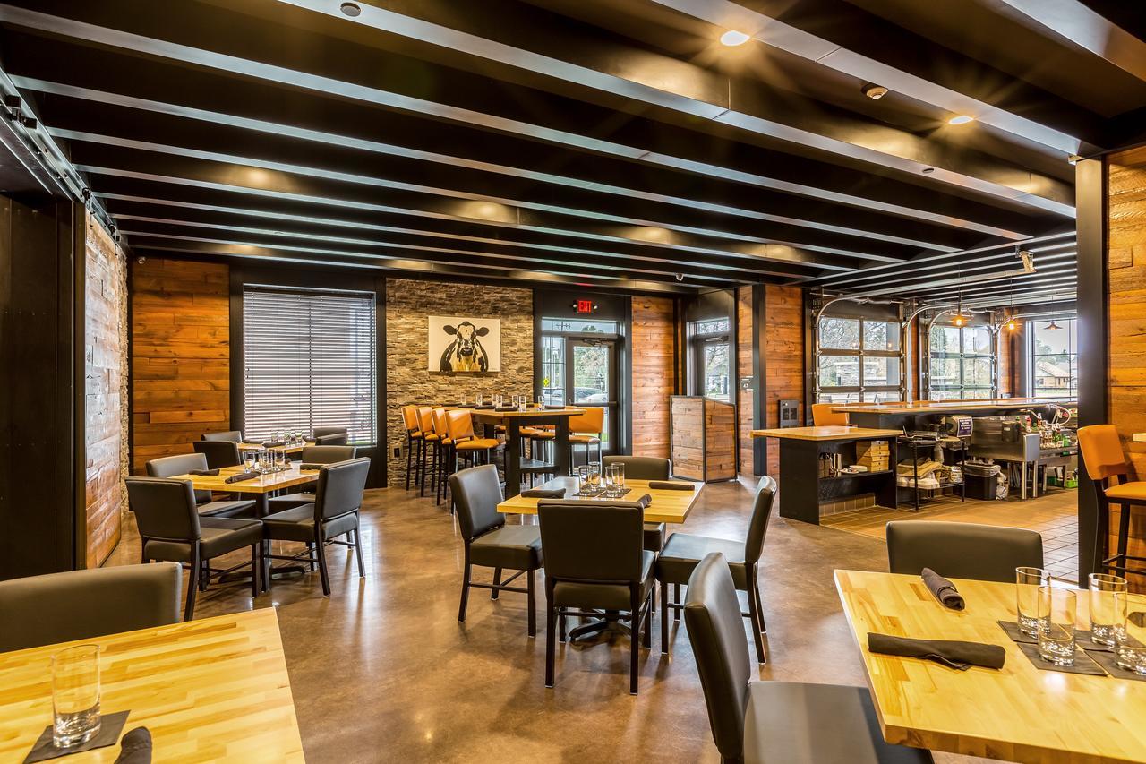 Cobblestone Hotel & Suites Hartford Экстерьер фото