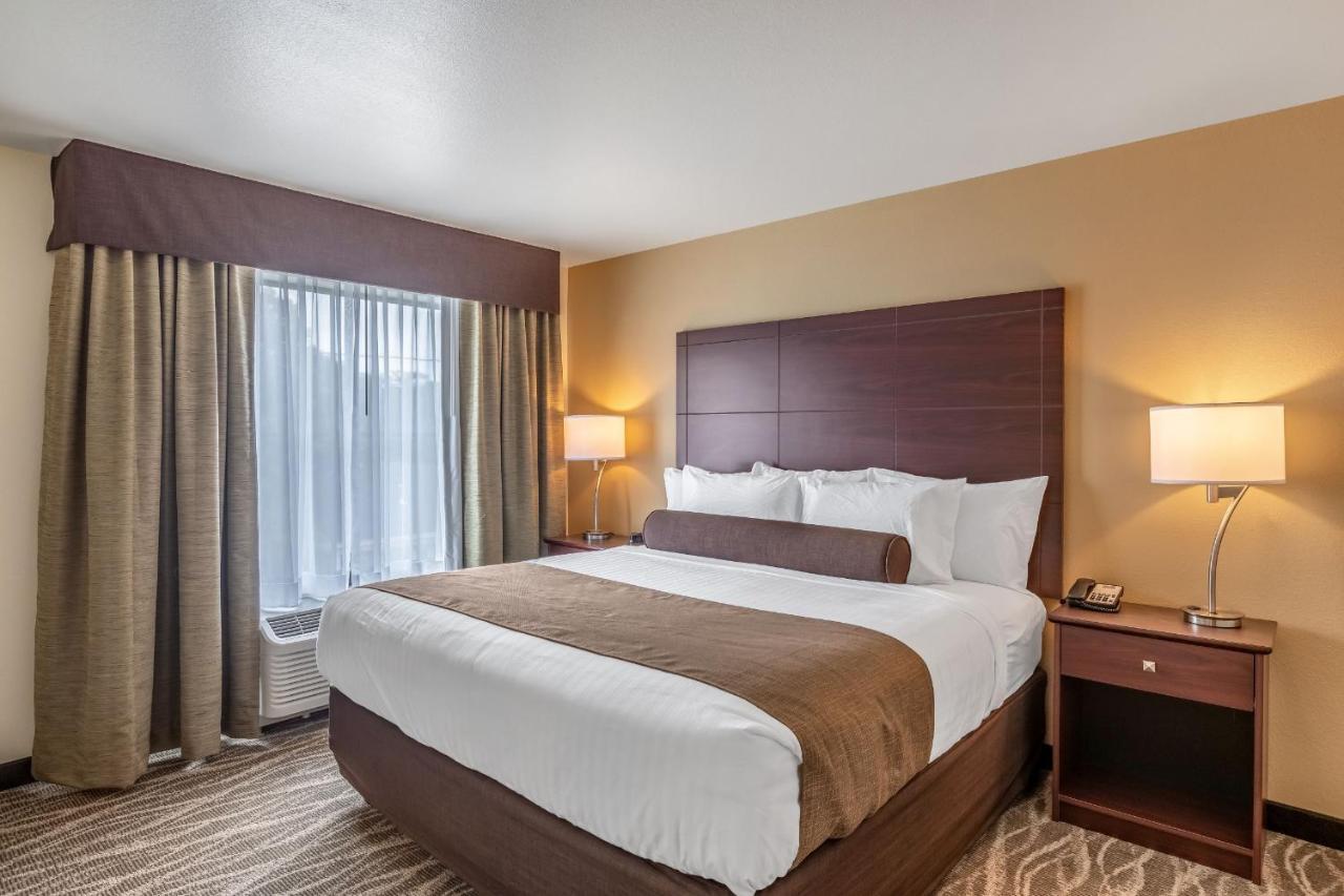 Cobblestone Hotel & Suites Hartford Экстерьер фото