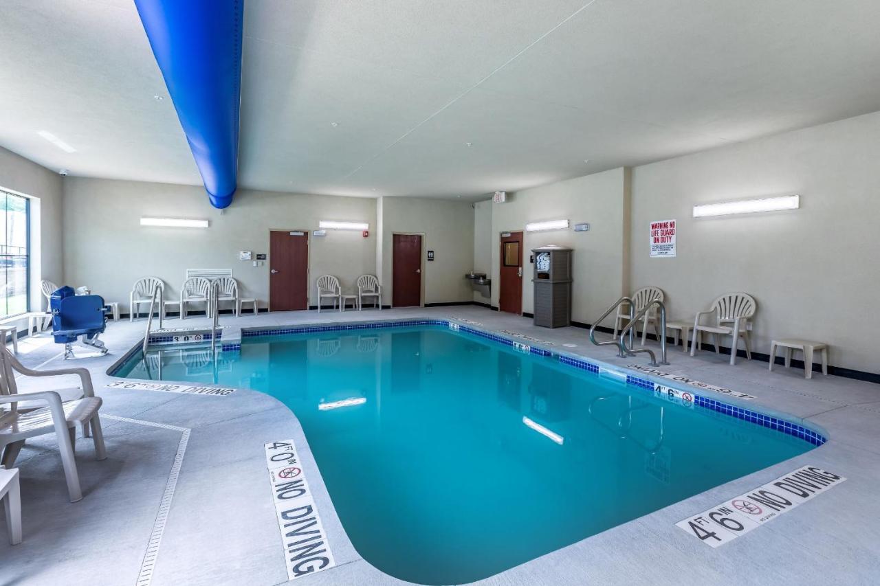 Cobblestone Hotel & Suites Hartford Экстерьер фото