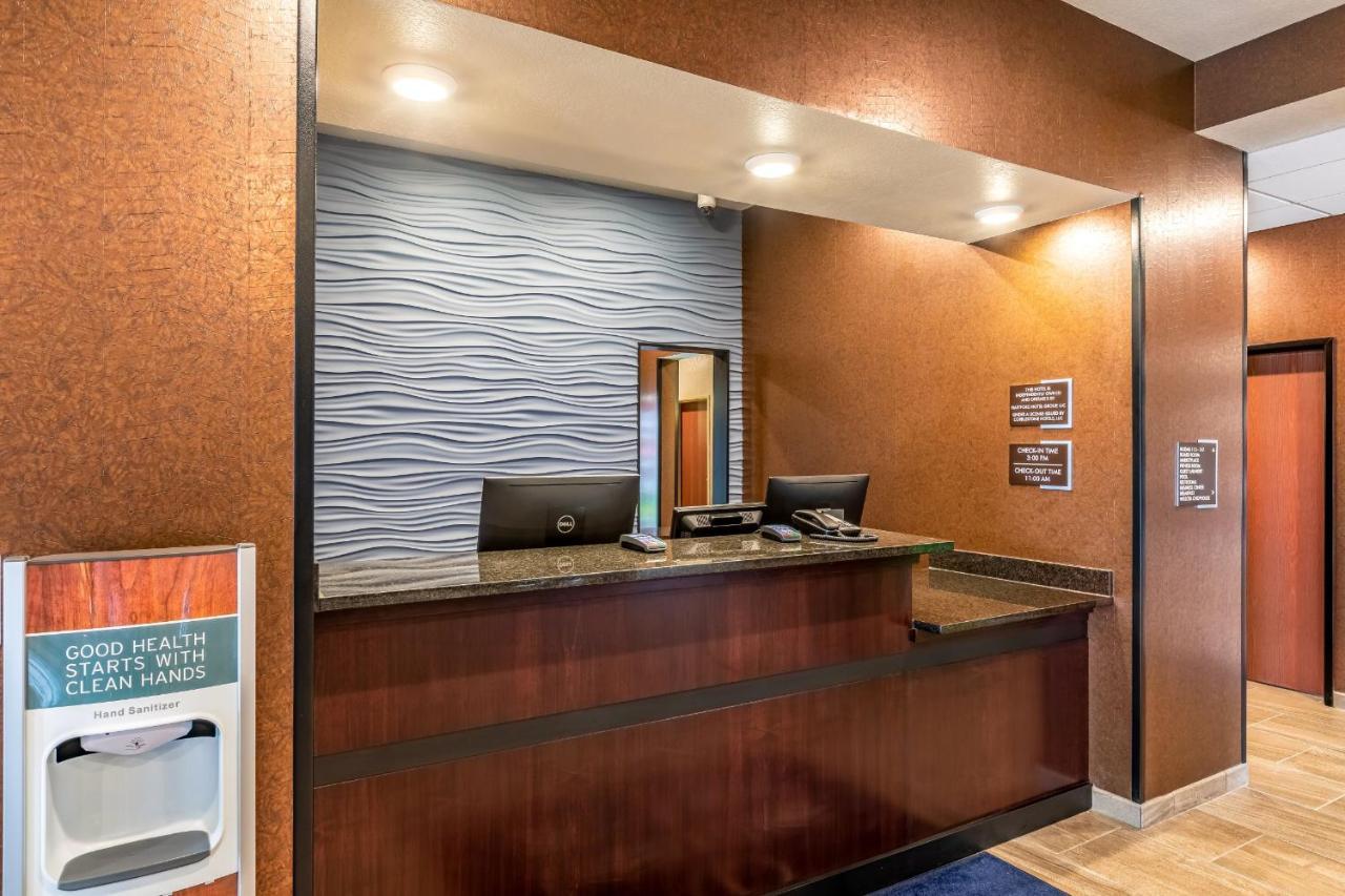 Cobblestone Hotel & Suites Hartford Экстерьер фото