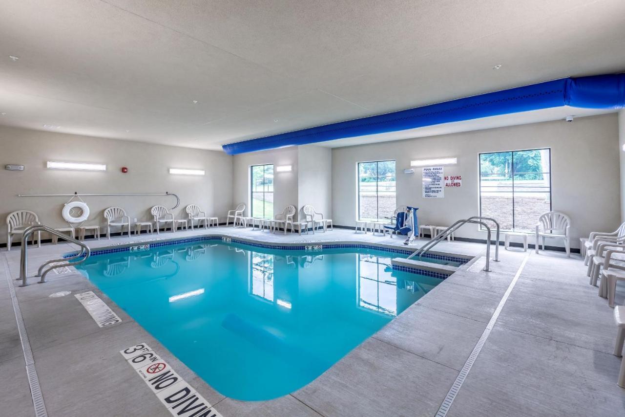 Cobblestone Hotel & Suites Hartford Экстерьер фото