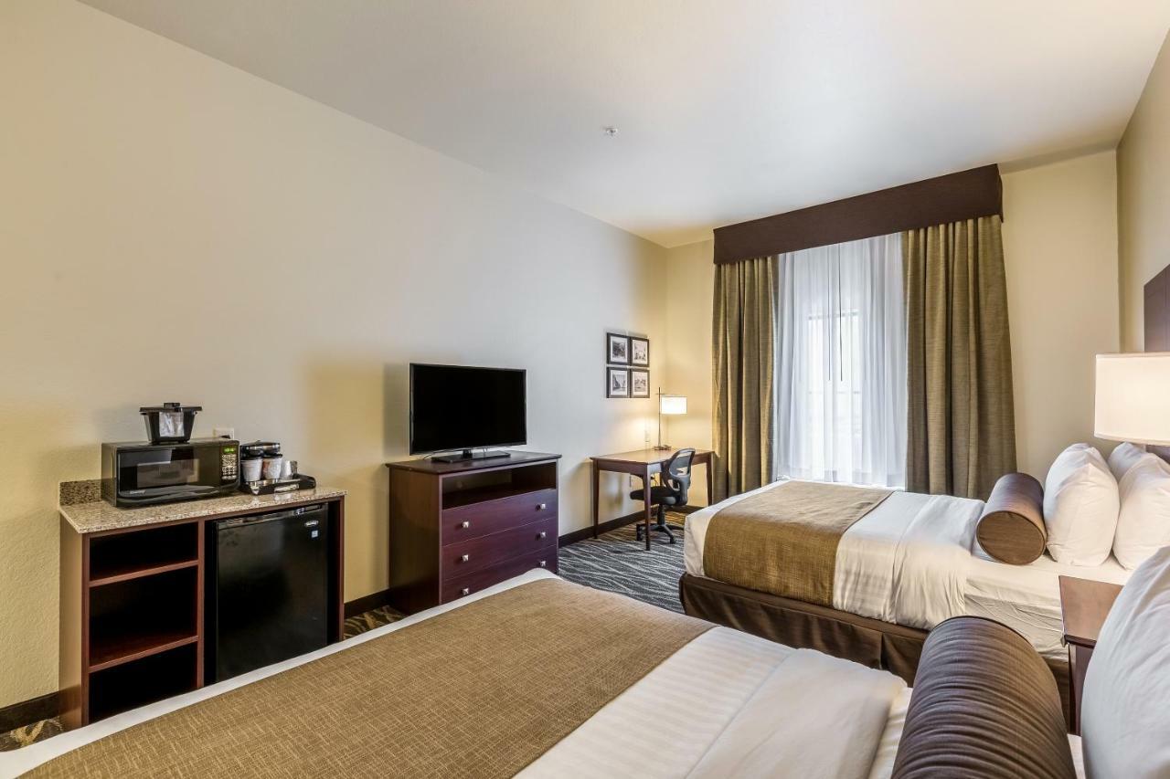 Cobblestone Hotel & Suites Hartford Экстерьер фото